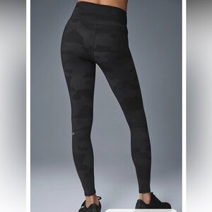 Alo Yoga High-Waist Camo Vapor Legging